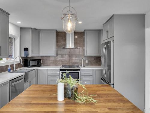 2688 Copper Ridge Drive, West Kelowna, BC - Indoor Photo Showing Kitchen