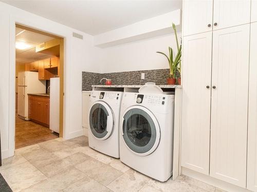 505 Mugford Road, Kelowna, BC - Indoor Photo Showing Laundry Room