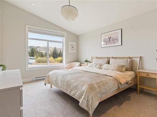 605 Selwyn Close, Langford, BC - Indoor Photo Showing Bedroom