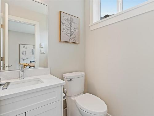 605 Selwyn Close, Langford, BC - Indoor Photo Showing Bathroom