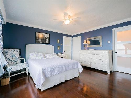 3458 Decourcy Dr, Nanaimo, BC - Indoor Photo Showing Bedroom