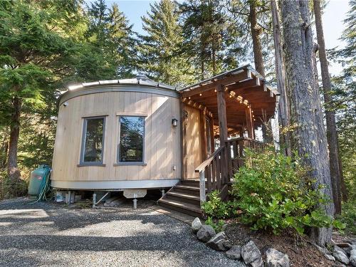 1015 Peninsula Rd, Ucluelet, BC - Outdoor