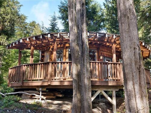 1015 Peninsula Rd, Ucluelet, BC - Outdoor