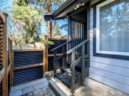 4718 Island Hwy North, Courtenay, BC - Outdoor With Exterior
