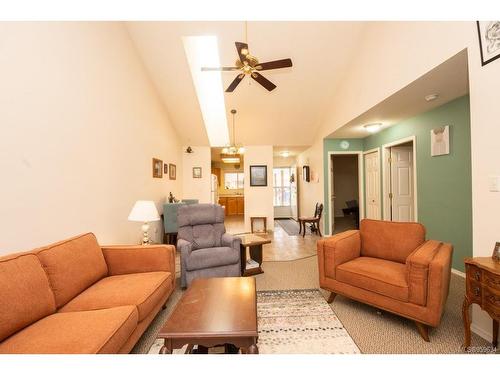 3-5131 Gertrude St, Port Alberni, BC - Indoor Photo Showing Living Room