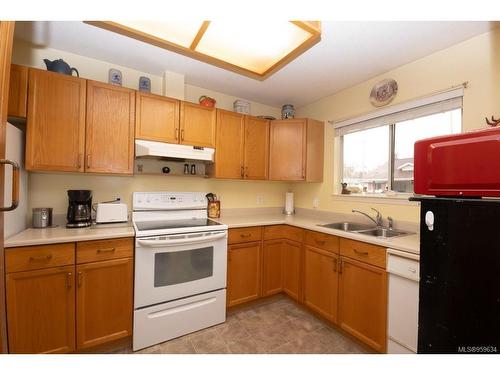 3-5131 Gertrude St, Port Alberni, BC - Indoor Photo Showing Kitchen With Double Sink