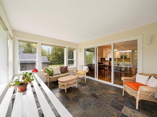 3048 Phillips Rd, Sooke, BC -  Photo Showing Living Room