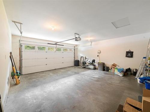 3048 Phillips Rd, Sooke, BC - Indoor Photo Showing Garage