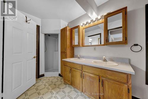 22 Harvey St, Prince Edward County, ON - Indoor Photo Showing Bathroom