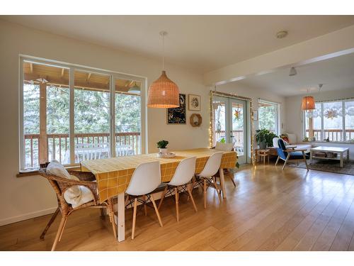 1308 Mountain Station Road, Nelson, BC - Indoor Photo Showing Dining Room