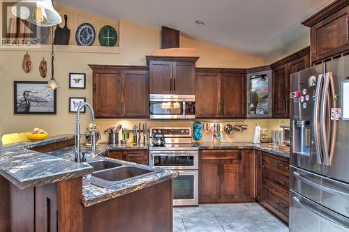 351 Hummingbird Avenue, Vernon, BC - Indoor Photo Showing Kitchen With Stainless Steel Kitchen With Double Sink