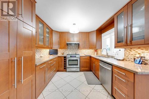 70 Lime Dr, Vaughan, ON - Indoor Photo Showing Kitchen