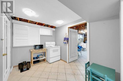 70 Lime Dr, Vaughan, ON - Indoor Photo Showing Laundry Room