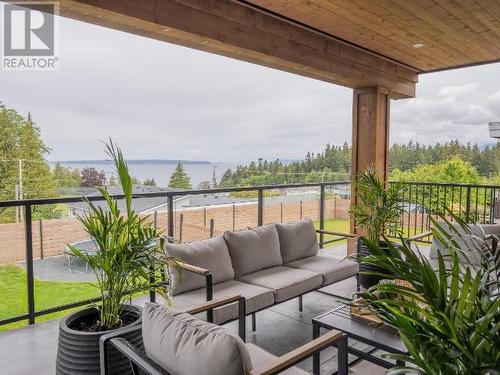 3545 Selkirk Ave, Powell River, BC - Outdoor With View With Exterior