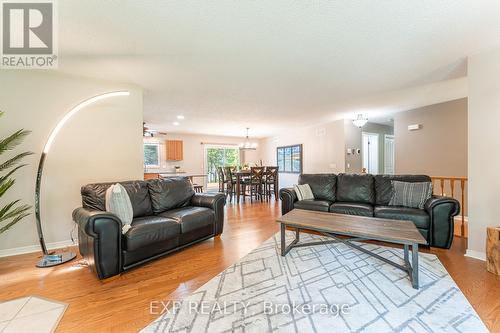 168 Queens Bush Dr, Meaford, ON - Indoor Photo Showing Kitchen With Stainless Steel Kitchen With Upgraded Kitchen