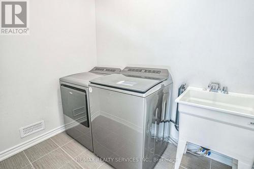 574 Queen Mary Drive, Brampton, ON - Indoor Photo Showing Laundry Room