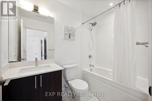 701 - 3220 Sheppard Avenue E, Toronto, ON - Indoor Photo Showing Bathroom