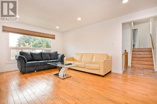 216 Colborne Street N, Bradford West Gwillimbury, ON - Indoor Photo Showing Living Room