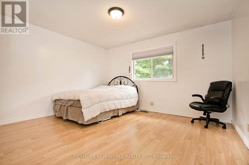 216 Colborne Street N, Bradford West Gwillimbury, ON - Indoor Photo Showing Bedroom