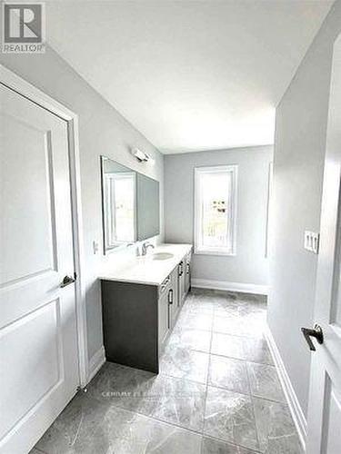 2 Periwinkle Rd, Springwater, ON - Indoor Photo Showing Bathroom