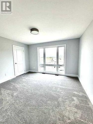 2 Periwinkle Rd, Springwater, ON - Indoor Photo Showing Other Room