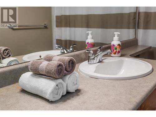 1093 Sunset Drive Unit# 105, Kelowna, BC - Indoor Photo Showing Bathroom