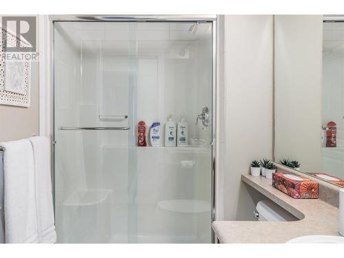 1093 Sunset Drive Unit# 105, Kelowna, BC - Indoor Photo Showing Bathroom
