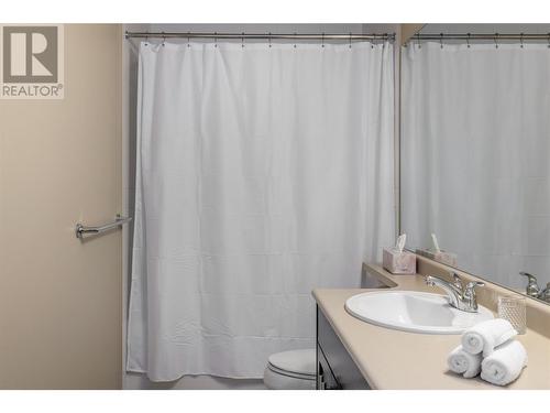 1089 Sunset Drive Unit# 416, Kelowna, BC - Indoor Photo Showing Bathroom