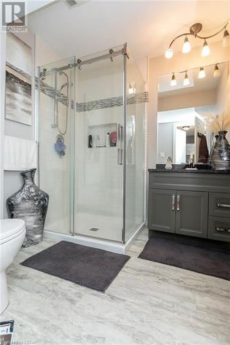 1400 Aspenridge Cres, London, ON - Indoor Photo Showing Bathroom