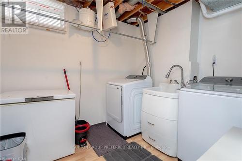 1400 Aspenridge Cres, London, ON - Indoor Photo Showing Laundry Room