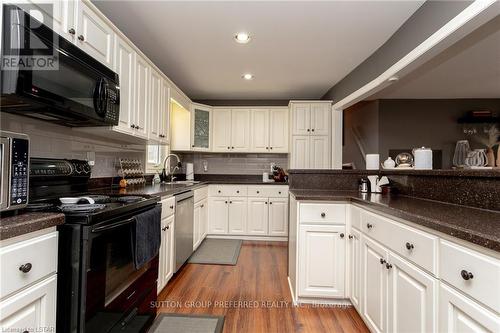 1400 Aspenridge Crescent, London, ON - Indoor Photo Showing Kitchen