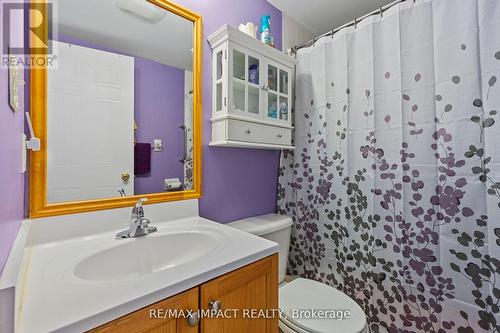 #Lower -39 Marchwood Cres, Clarington, ON - Indoor Photo Showing Bathroom