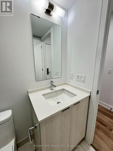 1115 - 1 Jarvis Street, Hamilton, ON - Indoor Photo Showing Bathroom