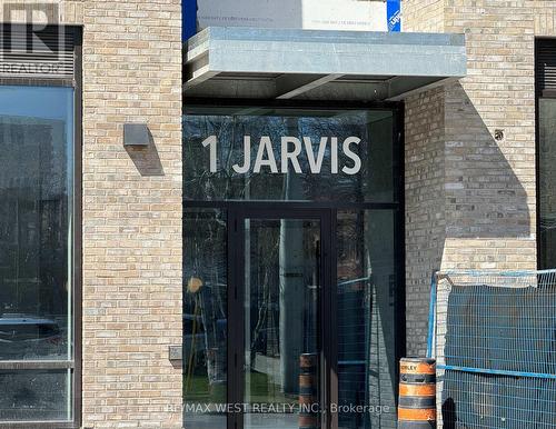 1115 - 1 Jarvis Street, Hamilton, ON - Outdoor