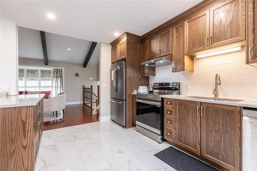 13 Byrne Boulevard, St. Catharines, ON - Indoor Photo Showing Kitchen