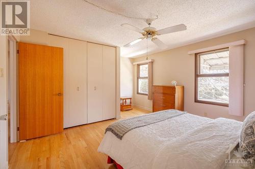 2097 Maywood Street, Ottawa, ON - Indoor Photo Showing Bedroom