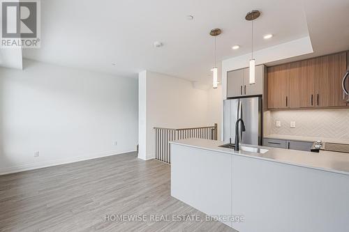 #15 -15 Brenthall Ave, Toronto, ON - Indoor Photo Showing Kitchen