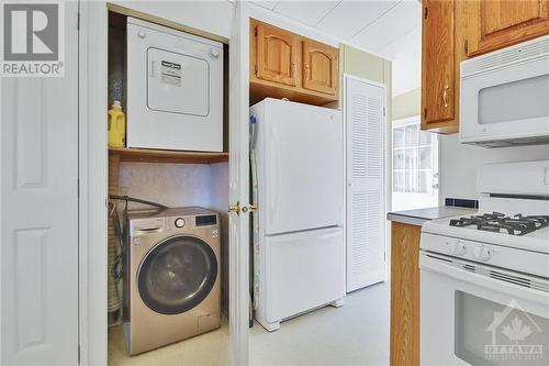 8 Seaborne Private, Ottawa, ON - Indoor Photo Showing Laundry Room