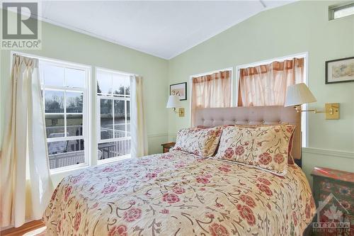 8 Seaborne Private, Ottawa, ON - Indoor Photo Showing Bedroom