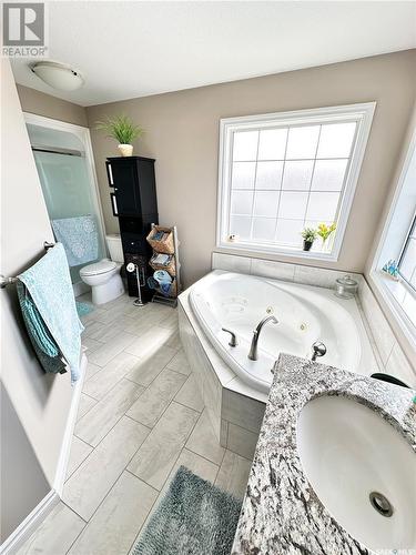 30 Shields Place, Weyburn, SK - Indoor Photo Showing Bathroom