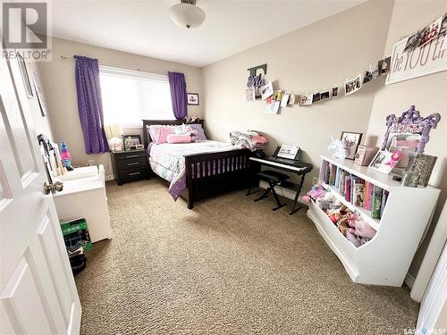 30 Shields Place, Weyburn, SK - Indoor Photo Showing Bedroom