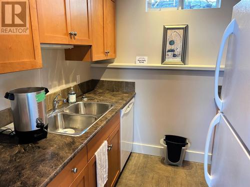 5165 Trepanier Bench Road Unit# 239, Peachland, BC - Indoor Photo Showing Kitchen With Double Sink