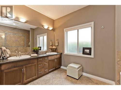 5165 Trepanier Bench Road Unit# 239, Peachland, BC - Indoor Photo Showing Bathroom