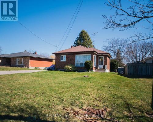 313 Kendalwood Rd, Whitby, ON - Outdoor
