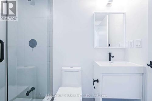 #507 -2 Augusta Ave, Toronto, ON - Indoor Photo Showing Bathroom
