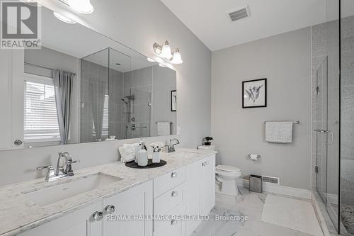 13 Ken Sinclair Cres, Aurora, ON - Indoor Photo Showing Bathroom