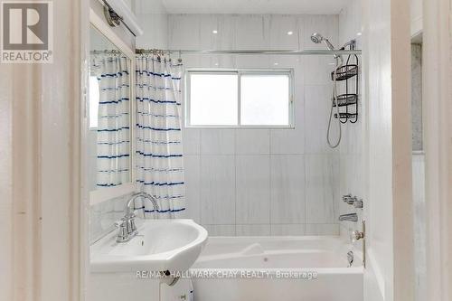 141 Ardagh Road, Barrie, ON - Indoor Photo Showing Bathroom