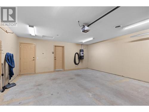 315 Quilchena Drive, Kelowna, BC - Indoor Photo Showing Garage