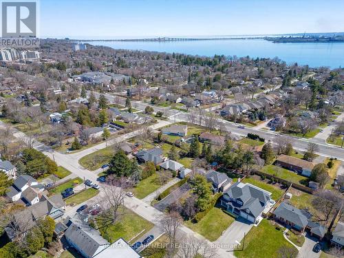 402 Patricia Drive, Burlington, ON - Outdoor With Body Of Water With View