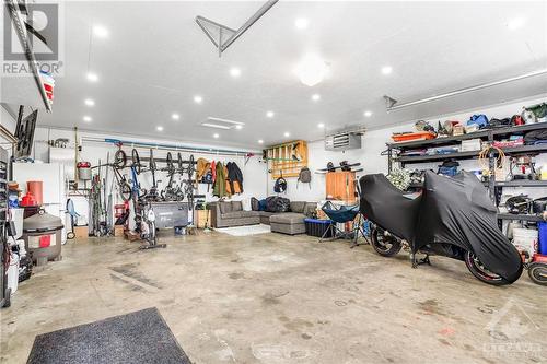 3095 Duquette Road, Clarence-Rockland, ON - Indoor Photo Showing Garage